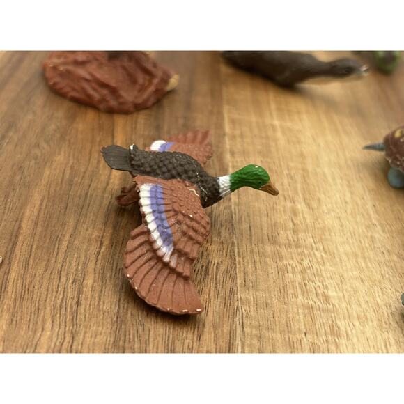 K&M International River Wildlife Animal Figures Lot Heron Bear Otter Turtle Fish - Picture 5 of 16